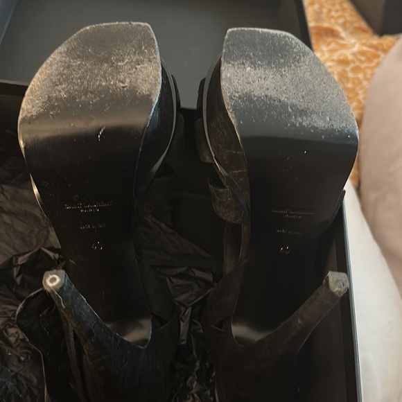 SAINT LAURENT PARIS TRIBUTE PLATFORM SANDALS IN BLACK SUEDE - Picture 2 of 6